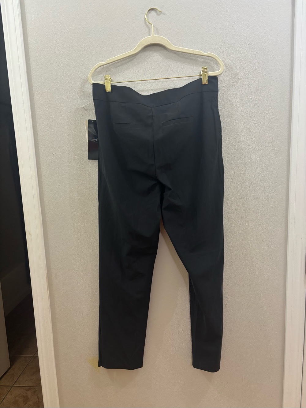 Retrelogy Women’s Black Pull-On tech Stretch Pants - - Picture 3 of 4